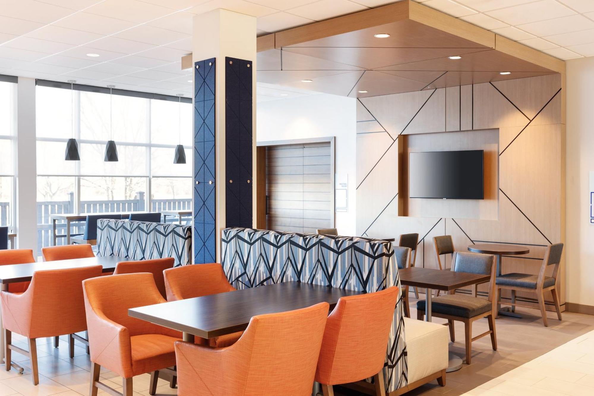 Express At The Stadiums By Ihg Hotel 3*