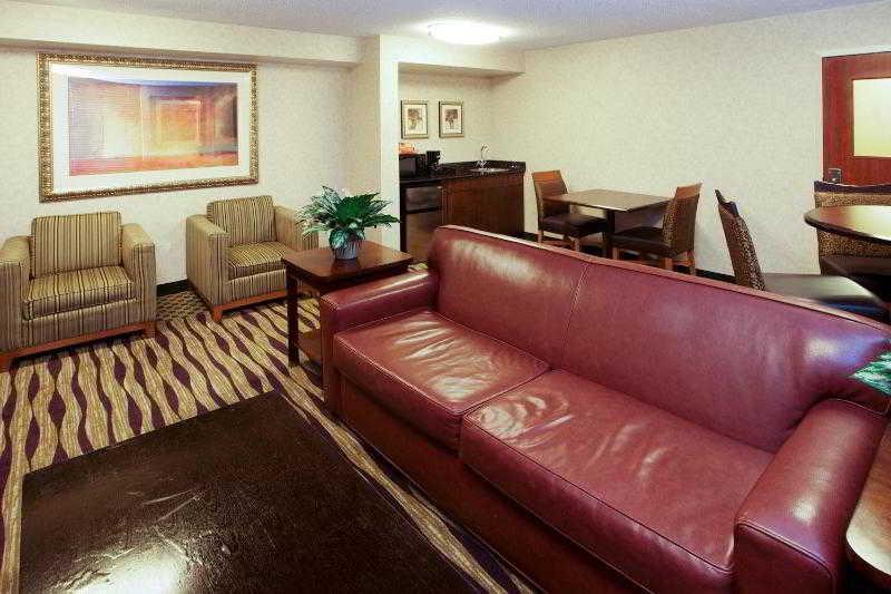 Hotel Express At The Stadiums By Ihg